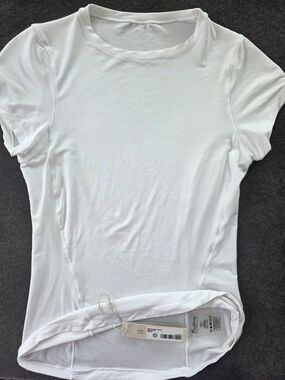 BuffBunny White HALO Short-Sleeve Hip Tee